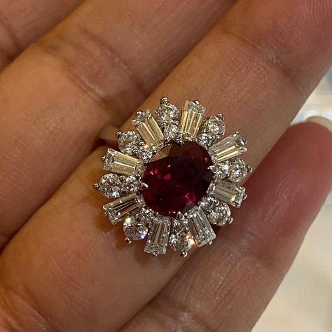 Halo Wedding Ring, Red Ruby Oval Cut Gemstone Ring, Round & Baguette Cut Engagement Ring, Wedding Gift-For Her, Handmade Jewelry, 925 Silver Diamond- Simulant Diamond  Diamond Cut- Oval , Round & Baguette Cut Metal Customization: White gold: 10k/14k/18k yellow gold: 10k/14k/18k rose gold: 10k/14k/18k silver: 925 sterling silver Choose Your Ideal Size... * Personalize your ring size within the range of US 4 to US 12! Note that size adjustments may impact the final price. * Main Stone & Shape Opti Ruby And Diamond Engagement Ring, Cushion Cut Engagement Ring With Halo, Red Engagement Ring, Ruby Engagement Ring Set, Diamond And Ruby Ring, Halo Wedding Ring, Red Ring, Wedding Rings Halo, Cvd Diamond