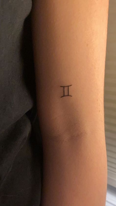 Rebecca Tattoo, Boo Tattoo, Gem Tattoo, Tatoo Inspiration, Gemini Tattoo, Delicate Tattoo, Cute Small Tattoos, Image Swag, Cute Tattoos For Women