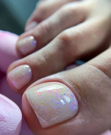 Purple And White Pedicure, Clear Pedicure Ideas, Spring Pedicure Ideas 2023, 2023 Pedicure Ideas, Sheer Pedicure Toenails, Spring 2023 Pedicure Trends, Gel Pedicure Spring, Pedicure Ideas For Fair Skin, Shellac Pedicure Ideas