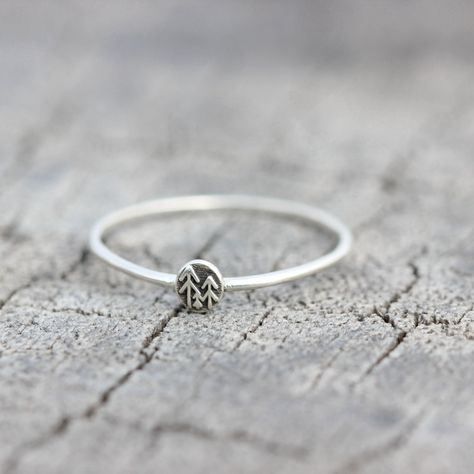 made by order Metal: Solid sterling silver Band size: 1.3mm  US size Store jewelry are unique crafted by order. Usually we select silver for the first metal to design or handmade your order, apart from that,we offer 14k yellow gold ,14k rose gold,18k yellow gold,18k rose gold material as well. And store jewelry are open for custom or personalization,pls free to ask for listing you are like,we will do for our best. pamela Ruby Wedding Band, Ring Selfie, Custom Family Tree, Tree Ring, Family Rings, Handmade Jewelry Bracelets, Handmade Sterling Silver Rings, Zierlicher Ring, Meaningful Jewelry