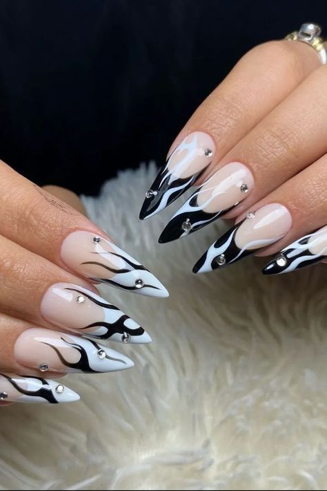 The cutest monochrome nails to try out! Cute and classy black and white nails that you will love... Cute Black And White Nails, Classy Manicure, White Stiletto Nails, Black And White Nail, Black French Nails, Black And White Nail Designs, White French Nails, Black And White Nails, Zebra Print Nails