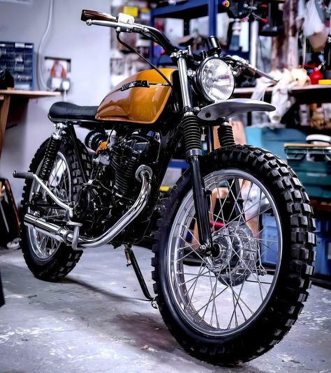 Surf Bike, Adventure Bike Motorcycles, Honda Cg125, Brat Bike, Honda Scrambler, Tracker Motorcycle, Best Motorcycle, Motorcycle Photography, Retro Surf