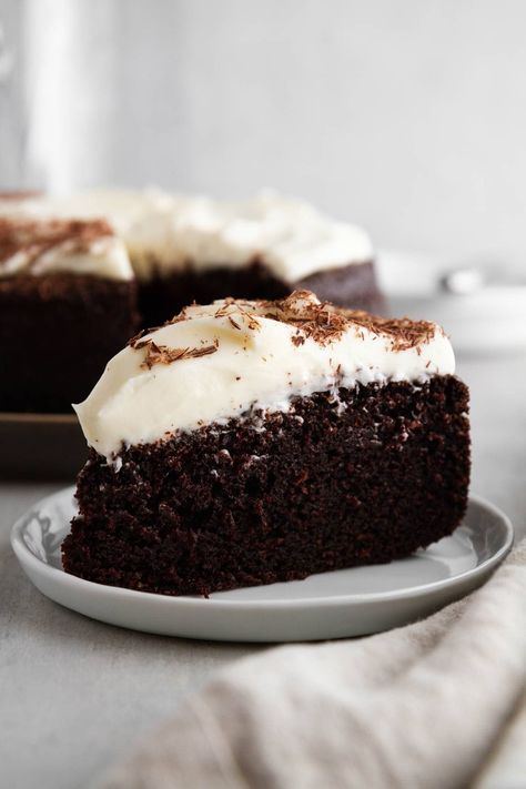 This chocolate Guinness cake recipe is an adaptation of Nigella Lawson's famously rich and decadent cake that will win you over. Nigella Chocolate Guinness Cake, Chocolate Guinness Cake, Guinness Cake, Mascarpone Frosting, Chocolate Sheet Cake, Dough Recipes, Decadent Chocolate Cake, Leftover Cake, Rich Chocolate Cake