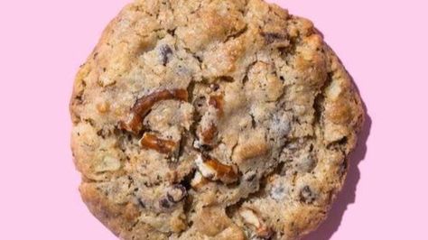 Compost Cookies Recipe, Compost Tea Recipe, Milk Bar Recipes, Compost Cookies, Kitchen Sink Cookies, Compost Bin Diy, Christina Tosi, Bar Diy, Crafts Decor