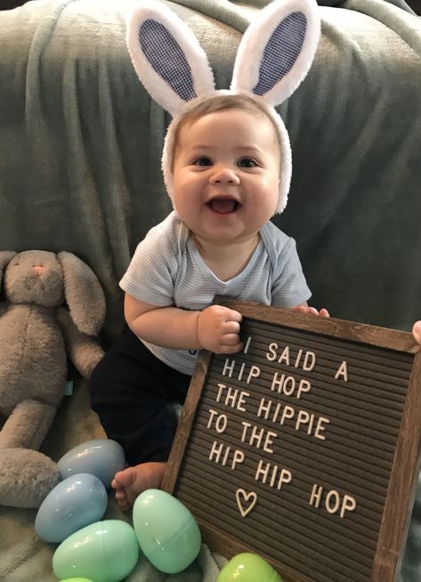 Monthly Milestone Pictures Letter Board, 11 Month Letter Board Ideas, Easter Crafts For 6 Month Old, 6 Month Milestone Board, 12 Month Old Letter Board Ideas, Letter Board Photoshoot, Baby Milestones Monthly Picture Ideas Letter Board, Easter Baby Photoshoot Boy, 6 Months Milestones Pictures