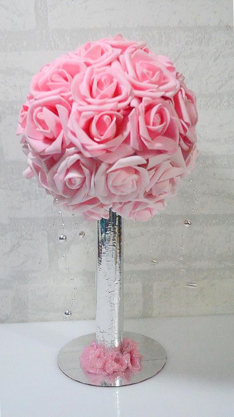 Glitter Centerpieces Wedding, Diy Flower Ball Centerpiece, Diy Flower Ball, Empty Kitchen, Flower Ball Centerpiece, Glitter Centerpieces, Flower Balls, Old Cd, Rose Centerpieces