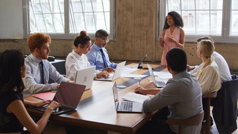 Black female boss stands talking at a boardroom meeting Stock Footage #AD ,#boss#stands#Black#female Female Manager, Office Management, موارد بشرية, Effective Leadership, Board Meeting, Board Of Directors, Business Meeting, Interview Questions, Dream Job