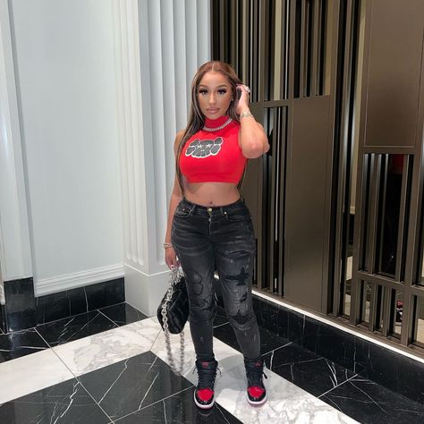 https://www.instagram.com/p/CdO1SuJB3n8/?igshid=MDJmNzVkMjY= Jordan Retro 5 Outfit Women, Retro Jordan Outfits Womens, Jordan Retro 1 Outfits Women, Outfit With Jordan 1, Bred Outfits, Jordan Outfits Womens, Jordan 1 Outfit Women, Boujee Outfits