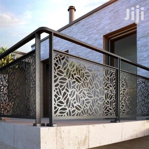 Pagar Modern, Modern Window Grill, House Main Gates Design, Modern Gate, Balcony Grill, Balcony Grill Design, Studio Apartment Divider, Balcony Railing Design, House Balcony Design