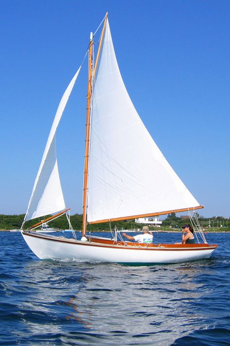 Carl Kaufmann’s CHIPS is a Block Island 19, a handsome daysailer that he designed and built on Rhode Island’s Block Island. Carl makes guitars and other stringed instruments and brings that level of craftsmanship to his boatbuilding. #sailboat #boatbuilding #sailing #boats #smallboats Yatch Boat, Classic Sailboat, Best Yachts, Sailboat Yacht, Sailing Art, Music Happy, Instagram Fitness, Sailing Boats, Sailboat Painting