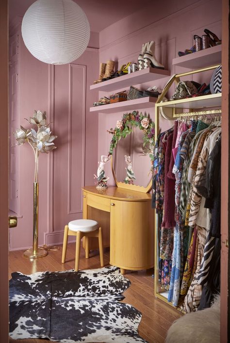 Shoes In Dressing Room, Dressing Room Eclectic, Cool Dressing Room, Dress Up Room Ideas For Adults, Bedroom Closet Wall Ideas, Quirky Dressing Room, Closet And Vanity Room Ideas Small, Eclectic Closet Room, Basement Dressing Room Ideas