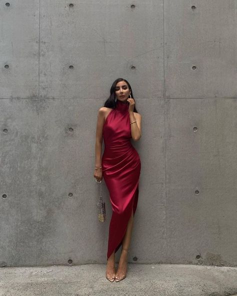 Red Silk Dress, Red Slip Dress, Valentines Day Dresses, Red Dresses Classy, Red Dress Outfit, Backless Prom Dresses, Evening Outfits, Glam Dresses, Guest Outfit