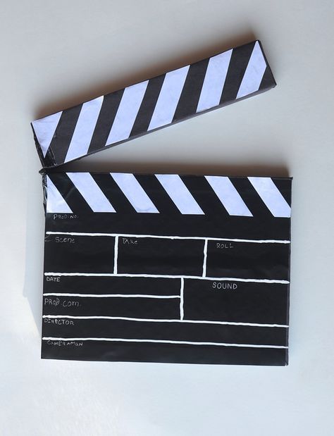 Cardboard Clapperboard Hollywood Crafts, Theatre Crafts, Summer Camp Themes, Movie Crafts, Ikat Bag, Dance Camp, Hollywood Art, I Feel Bad, Event Props