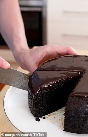 Top baker spills his secret recipe for the PERFECT chocolate mudcake | Daily Mail Online Most Moist Chocolate Cake, Bakers Semi Sweet Chocolate Recipes, The Most Amazing Chocolate Cake Recipe, Chocolate Cakes Recipes, How To Make Chocolate Cake, Chocolate Moist Cake Recipe, Cake Ingredients List, Groot Koeke, Cake Recipes Chocolate