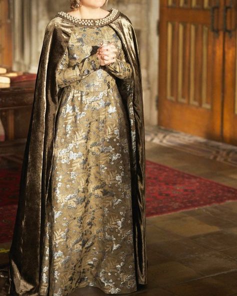 Lannister Fashion, Medival Outfits Women, Medieval Dresses, Fantasy Au, Period Fashion, Medieval Gown, Fantasy Clothes, Hollywood Costume, Clothes Reference