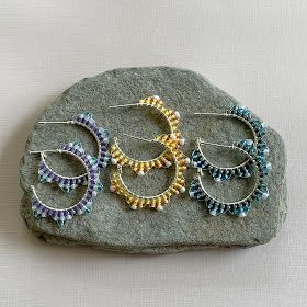 Hoop Earring Tutorial, Beaded Hoop Earring, Pendulum Earrings, Lisa Yang, Bead Tutorials, Earrings Tutorial, Earrings Patterns, Beading Inspiration, Geode Earrings