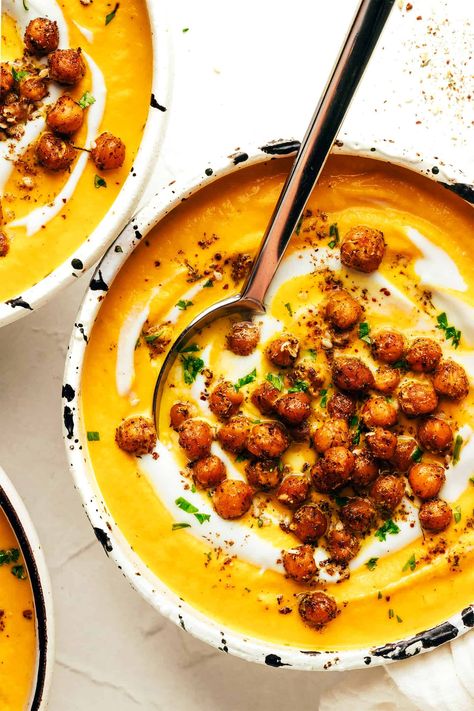 Roasted Carrot Soup with Za’atar Chickpeas Roasted Carrot Soup Recipes, Roasted Carrot Soup, Roasted Carrot, Za Atar, Gimme Some Oven, Simple Green Salad, Carrot Soup, Vegetarian Soup, Roasted Chickpeas