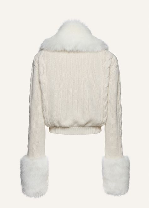 Cardigan with a braided cable knit design adorned with a removable faux fur collar and cuffs for an all time après-ski feel. All in ecological cashmere. Holiday Knits, Fur Cardigan, Belted Cardigan, Knitted Flowers, Magda Butrym, Knitted Romper, Cable Knit Cardigan, Winter Aesthetic, Brand Store