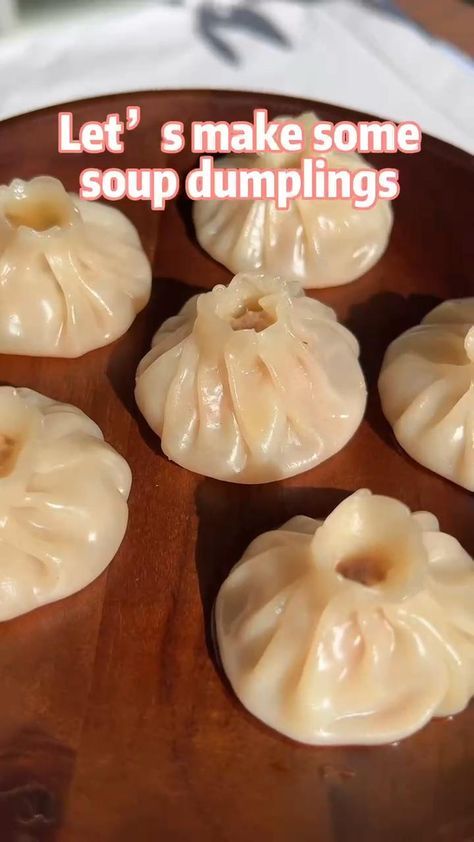 Xiao Long Bao Recipe, Bao Recipe, Xiao Long Bao, Soup Dumplings, Cibo Asiatico, Tasty Recipes Videos, Easy Baking Recipes Desserts, Sweet Snacks Recipes, Food Drinks Dessert