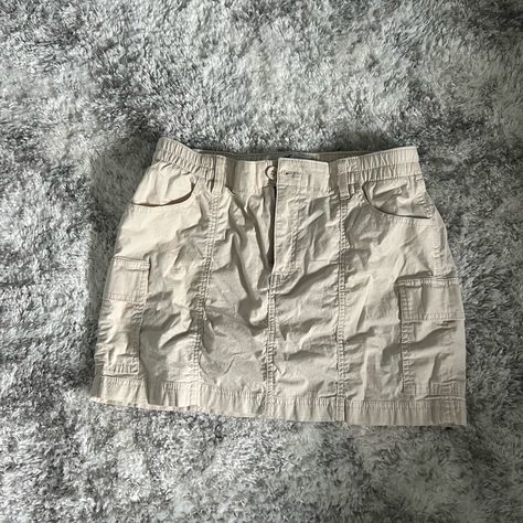 Nwt Hollister Skirt Size- Small Nwt Never Worn Denim Mini Skirt Y2k, Coastal Clothing, High Rise White Jeans, White Jean Skirt, Hollister Skirt, Outfit Creator, Brown Mini Skirt, Y2k Mini Skirt, Distressed Denim Skirt