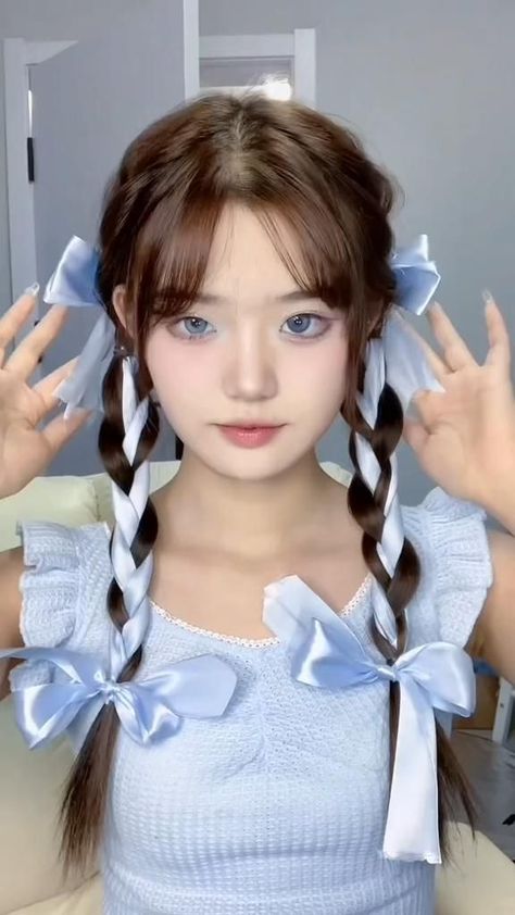 Princess Hair Tutorial, Ribbon Hair Tutorial, Doll Style Outfits, Ribbon Hairstyle Tutorial, Princess Hairstyles Aesthetic, Kpop Inspired Hairstyles, Ribbon Hairstyle Aesthetic, Kawaii Hairstyles Long, Kpop Hairstyles Girl