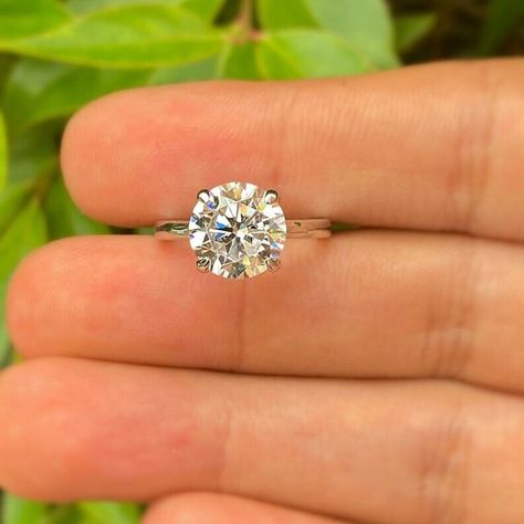 Looking for a stunning engagement ring? Check out this collection of beautiful Moissanite rings! Available in different shapes and metal types, our rings are customizable to fit perfectly on your finger. Get yours now! 💍💎 #MoissaniteEngagementRing #CustomizableRing #Diamondberry #EngagementRing #WeddingRing #eBay #eBayStore #Diamondberry #Moissanite Round Brilliant Engagement Rings, Brilliant Engagement Rings, Round Solitaire Rings, Sterling Silver Promise Rings, Yellow Gold Diamond Ring, Cz Rings Engagement, Round Solitaire, Ring Halo, Round Cut Engagement Rings