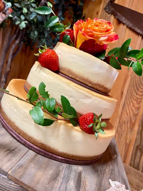 Fall Wedding Cheesecake, Wedding Flan, Cheesecake Wedding Cake Ideas Simple, Cheesecake Wedding Cake Ideas, Costco Cheesecake, Tiered Cheesecake, Cheesecake Wedding Cakes, Cheesecake Wedding, Barn Wedding Cakes