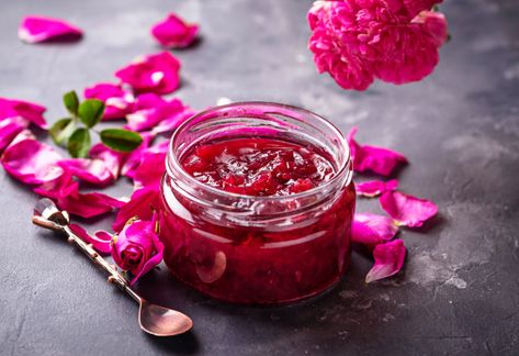 مربى الفراولة, Rose Petal Jam, Scented Soy Wax Melts, Jelly Recipes, Perfume Making, Homemade Jam, Handmade Bath Products, Jam Recipes, How To Make Homemade