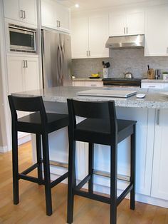 White Kitchen Bar Stools, Kitchen Stools With Back, Long Narrow Kitchen, Wooden Kitchen Chairs, Bar Stools Kitchen Island, Narrow Kitchen, Wooden Bar Stools, Stools For Kitchen Island, Bar Stools With Backs