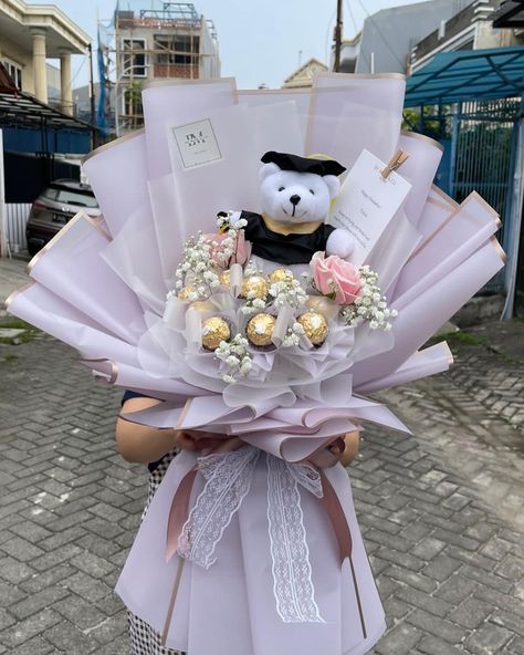 Graduation Bucket Ideas, Bouquet Wisuda, Buket Graduation, Grad Flowers, Bucket Wisuda, Graduation Flowers Bouquet, Congratulations Flowers, Graduation Bouquet, Bucket Ideas