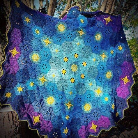 Galaxy Blanket Crochet, Starry Night Crochet Blanket, Crochet Starry Night, Galaxy Crochet, Crochet C2c Blanket, Maxi Skirt Crochet, Space Crochet, Blanket Inspiration, Halloween Chic