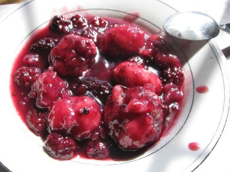 a favorite my mom used to make :) Blackberry Dumplings....my summer is NOT complete till i've made/had them :) Blackberry Dumplings, Dumplin Recipe, Blackberry Recipes, Dumpling Recipe, Pastry Blender, Köstliche Desserts, Puddings, Favorite Desserts, Cobbler