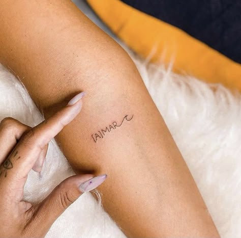 Zee Tattoo, Amor Tattoo, Tiny Tattoo Ideas, International Tattoo, Tattoos For Men And Women, Surf Tattoo, Tattoo Fonts Cursive, Bike Tattoos, Petite Tattoos