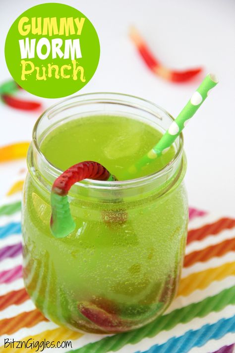 Gummy Worm Punch - Kids will love sipping on this drink in the summer! Great idea for birthday parties, St. Patrick's Day and Halloween, too! Gummy worms are frozen in a punch mixture and emerge from the ice as the drink is enjoyed! So much fun! Punch Halloween, Halloween Recipes Drinks, Halloween Punch Recipes, Gummy Worm, Diy Halloween Treats, Halloween Drink, Halloween Punch, Bake Recipes, Kid Drinks