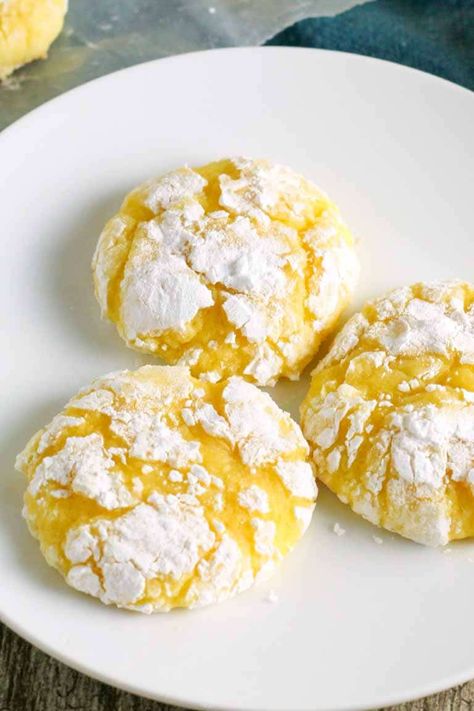 Easy Cookie Recipe, Crinkle Cookies Recipe, No Bake Lemon Cheesecake, Lemon Crinkle Cookies, Lemon Cookies Recipes, Cookies From Scratch, Lemon Sugar Cookies, Lemon Dessert Recipes, Crinkle Cookies