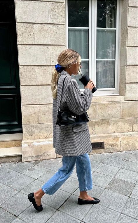 Autumn flats, ballet pumps and loafers Audrey Afonso, Blazer Aesthetic, Outfit Otoño, Stile Blair Waldorf, Adrette Outfits, Chique Outfit, Fest Outfits, European Summer Outfits, Simple Fall Outfits