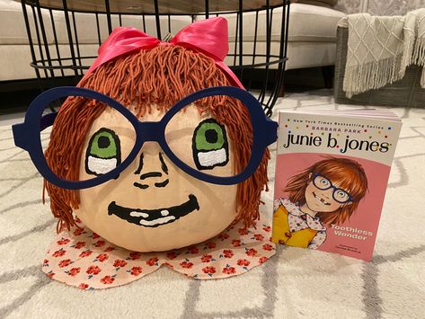 Junie B Jones Pumpkin, Pumpkin Book Characters Ideas, Book Character Pumpkins, Book Pumpkin, Story Book Pumpkin, Junie B Jones, Character Pumpkins, Pumpkin Books, K Crafts