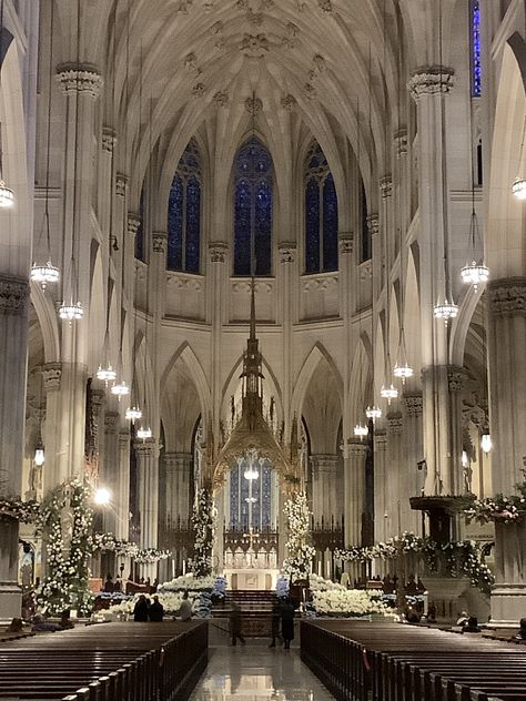 Wedding Venues Chapel, Cathedral Wedding Aesthetic, Cathedral Wedding Venue Church, Gothic Church Wedding, Church Wedding Aesthetic, Christian Church Aesthetic, Vintage Church Wedding, Old Church Wedding, Wedding Ideas Church