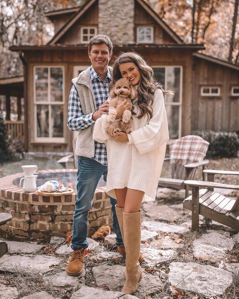 Tennessee Winter Outfits, Winter Couple Photoshoot Outfits, Winter Cabin Outfit, Christmas Card Outfits, Fall Couple Outfits, Bf Ideas, Cabin Outfit, Christmas Photos Outfits, Tennessee Outfits