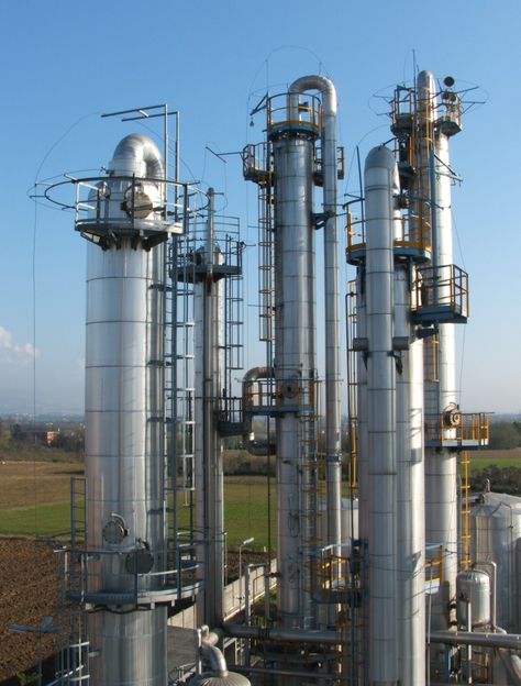 Fractional distillation facility. Fractional Distillation, Oil Rig Jobs, Piping Design, Chemical Plant, Engineering Courses, Oil Refinery, Chemical Industry, Chemical Engineering, Crude Oil