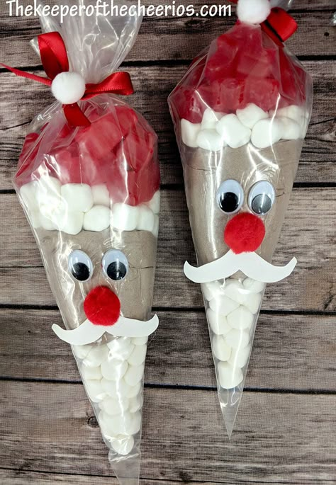 Reindeer Hot Chocolate, Chocolate Cone, Red Pom Poms, Santa Bags, Christmas Hot Chocolate, Sweet Cones, Christmas Baskets, Easy Christmas Crafts, Christmas Eve Box