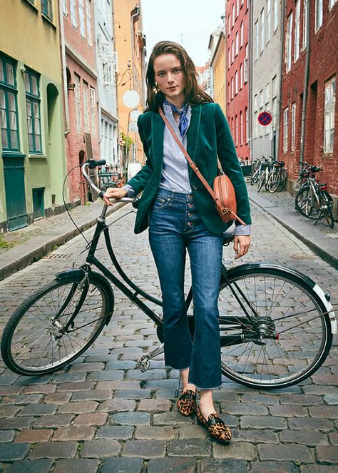 Destination Copenhagen, our take on J Crew's new collection | What To Wear on Vacation Velvet Blazer Outfit, Cardigan Azul, Green Velvet Blazer, Green Velvet Jacket, Style Moodboard, Simple Wardrobe, Cycle Chic, Quoi Porter, Wardrobe Wishlist