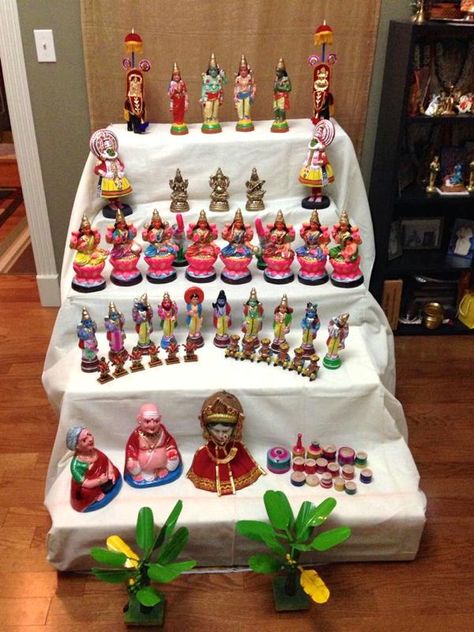 Simple Golu Ideas, Navaratri Decoration, Diy Golu Dolls, Navaratri Golu, Bommala Koluvu, Golu Dolls, Pooja Decoration, Festival Decor, Flowers Wallpapers