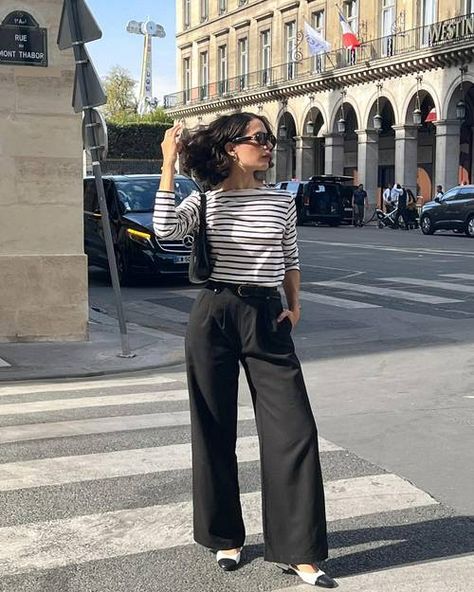 French Stripes Outfit, Stripe Tee Outfit, Outfits For 2023, Parisian Outfits, Summer Office Wear, Work Outfit Inspiration, Parisian Women, Flowy Dresses, Fashion Inspiration Board