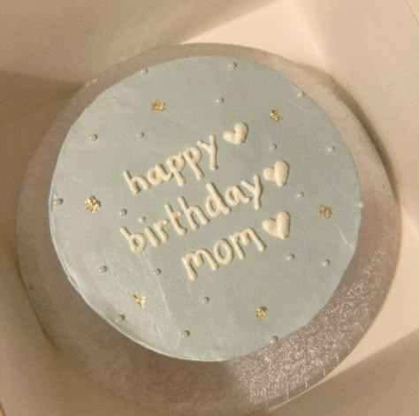 Birthday Cake For Mom Aesthetic, Mini Cake For Moms Birthday, Korean Cake Birthday Mom, Hbd Mom Cake, Aesthetic Birthday Cake For Mom, Bento Cake Design Birthday Aesthetic, Mom Birthday Aesthetic, Cake Mini Aesthetic, Kue Bento Cake