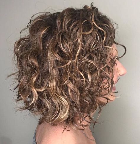 Bronde Bob, Messy Bob, Bob Haircut Curly, Medium Curly, Curly Haircuts, Wavy Bob Hairstyles, Naturally Curly Hair, Short Curly Haircuts, Medium Curly Hair Styles