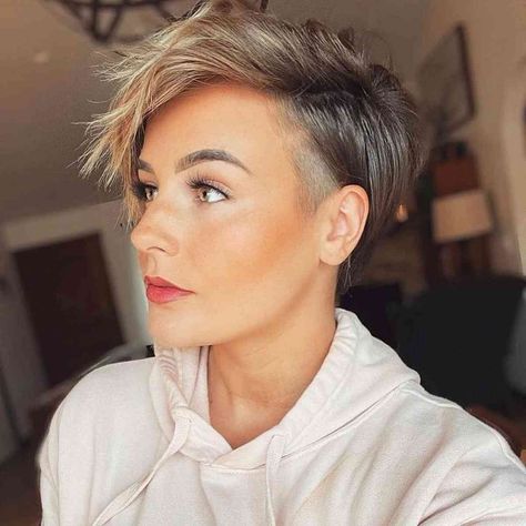 Haircut Ideas For Women, Messy Pixie Haircut, Bob Haircut Ideas, Angled Bob Hairstyles, Long Pixie Hairstyles, Messy Pixie, Pixie Bob Haircut, Bob Hairstyles For Thick, Very Short Haircuts