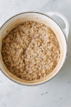 Mid-morning snack - Oatmeal w/ cinnamon, maple syrup and PB2 powder Plain Oatmeal, Oatmeal With Almond Milk, Crockpot Oatmeal, Healthy Bowl, Wakey Wakey, Healthy Food Menu, Cinnamon Oatmeal, Oatmeal Recipe, Healthy Food Facts