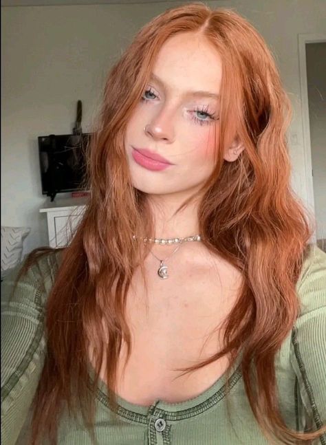 — ginny weasley aesthetic Harley Haisley, Ginger Hair Girl, Red Hair Freckles, Looks Hip Hop, Strawberry Blonde Hair Color, Red Hair Woman, Ginger Hair Color, Ginger Girls, Strawberry Blonde Hair