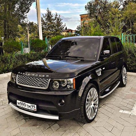 Savour modern style in a way that reflects you with #Glohh. #rangerover #landrover #rangeroversport#led #taillight #rrs #rus #russia 2008 Range Rover Sport, 2008 Range Rover, Range Rover Sport Black, Black Range Rover, Range Rover 2018, Range Rover Svr, Land Rover Sport, Range Rover Black, Luxury Cars Range Rover